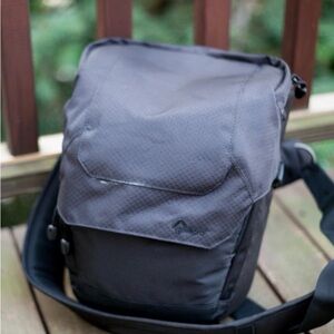 LowePro Urban Photo Sling 150 - Black (Camera Bag)